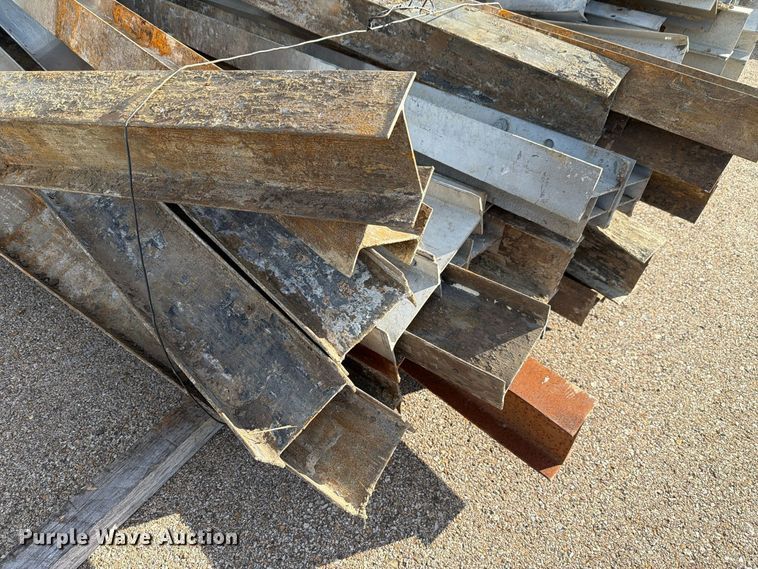 image for item EL1049 (25) guard rail posts