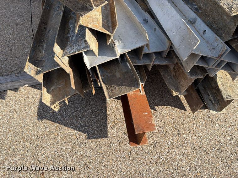 image for item EL1049 (25) guard rail posts