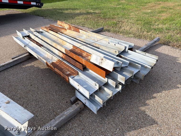 image for item EL1050 (25) guard rail posts