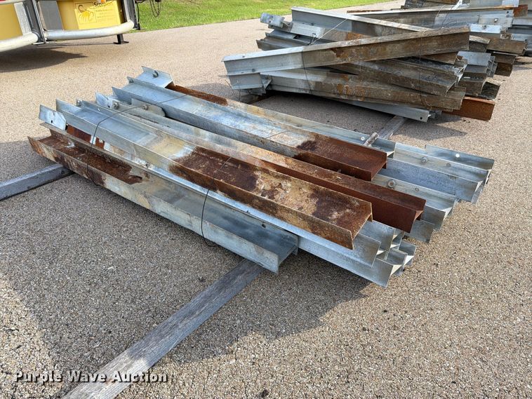 image for item EL1050 (25) guard rail posts