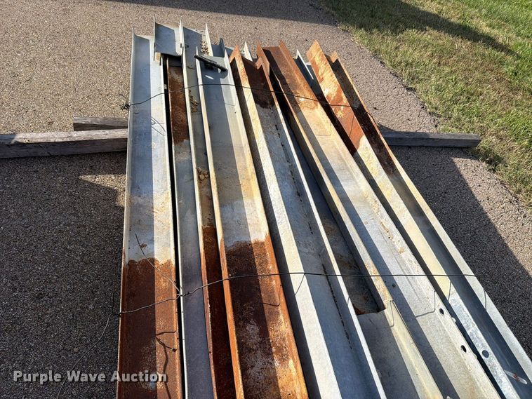 image for item EL1050 (25) guard rail posts