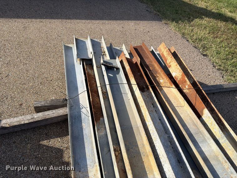 image for item EL1050 (25) guard rail posts