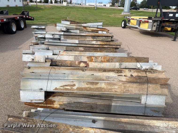 image for item EL1051 (25) guard rail posts