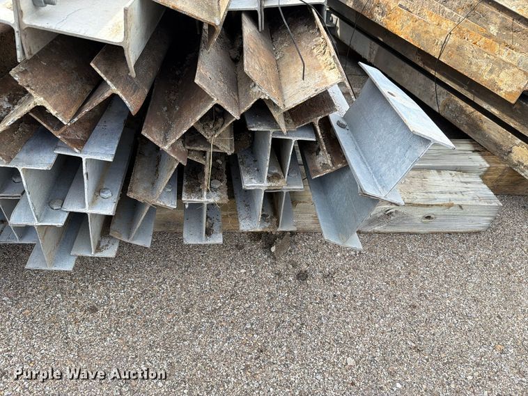 image for item EL1051 (25) guard rail posts