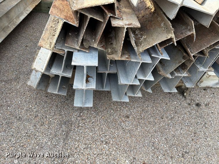 image for item EL1051 (25) guard rail posts