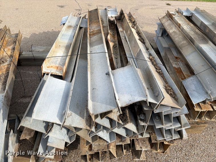 image for item EL1051 (25) guard rail posts