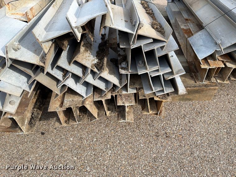 image for item EL1051 (25) guard rail posts
