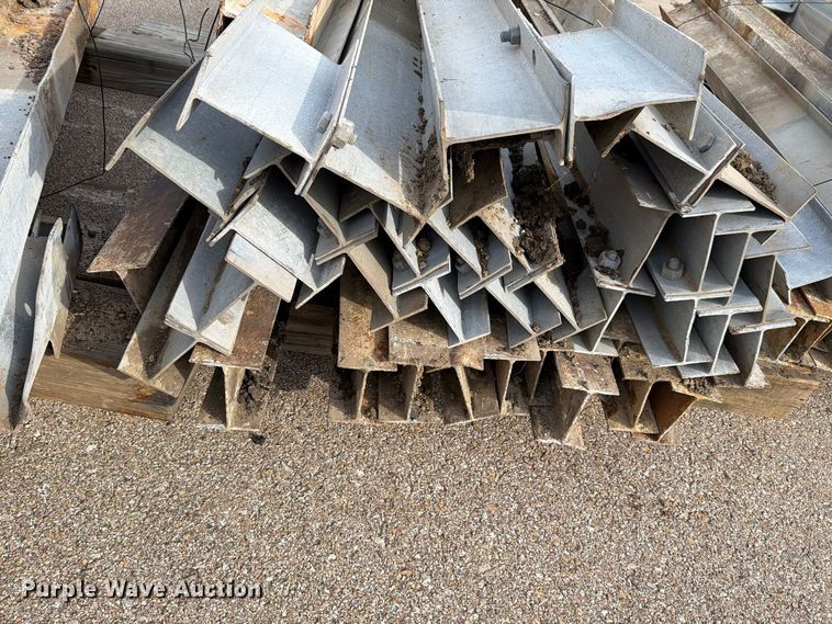 image for item EL1051 (25) guard rail posts