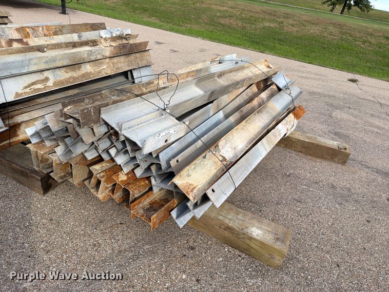 image for item EL1052 (25) guard rail posts