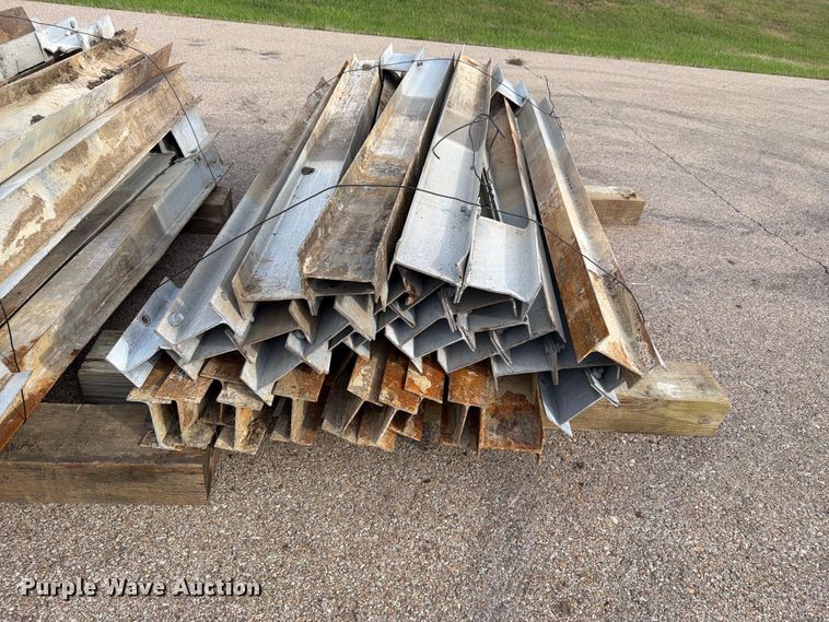 image for item EL1052 (25) guard rail posts