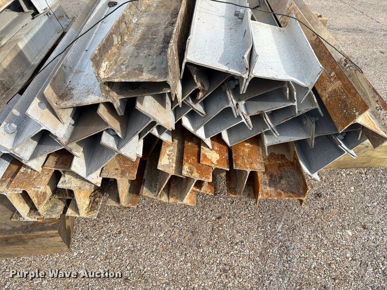 image for item EL1052 (25) guard rail posts