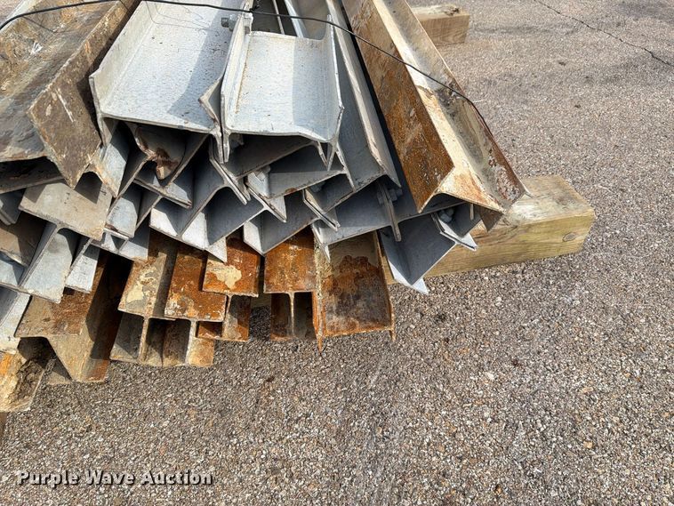 image for item EL1052 (25) guard rail posts