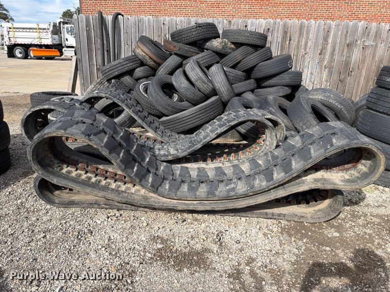 image for item EL1054 (3) rubber tracks