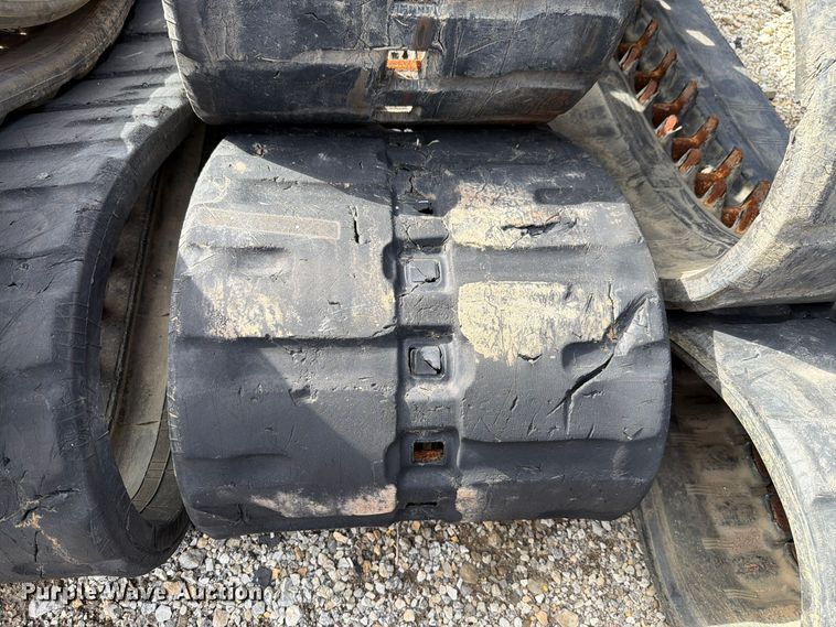 image for item EL1054 (3) rubber tracks