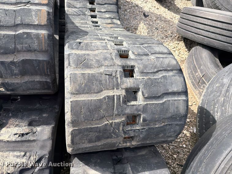 image for item EL1054 (3) rubber tracks