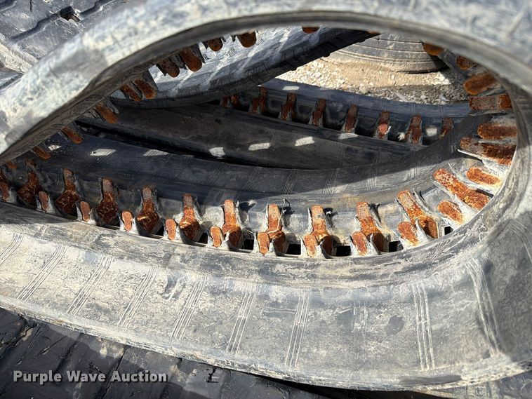 image for item EL1054 (3) rubber tracks