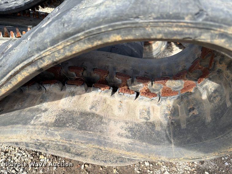 image for item EL1054 (3) rubber tracks