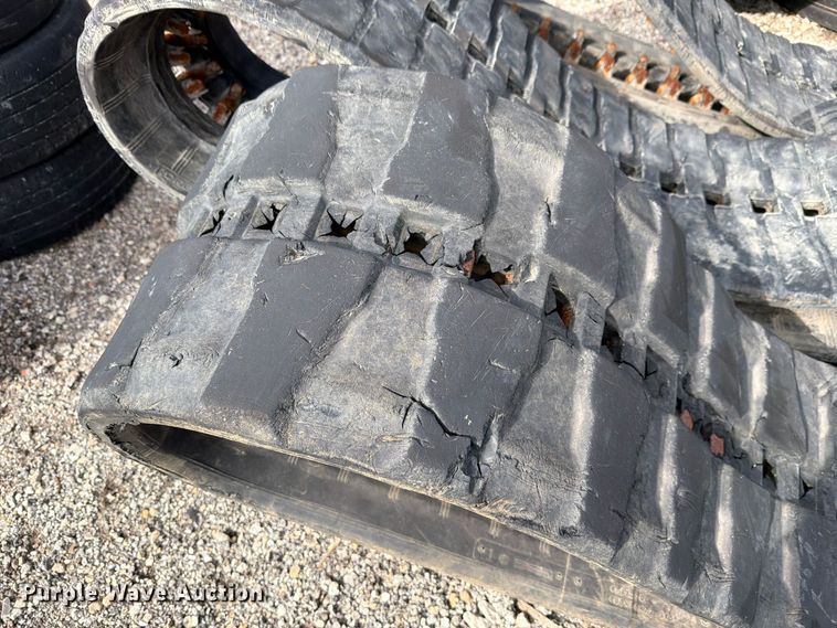 image for item EL1054 (3) rubber tracks