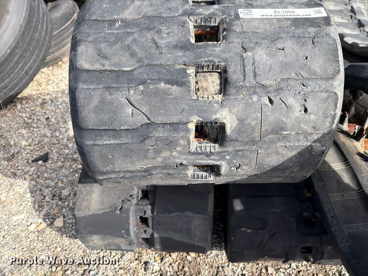 image for item EL1054 (3) rubber tracks
