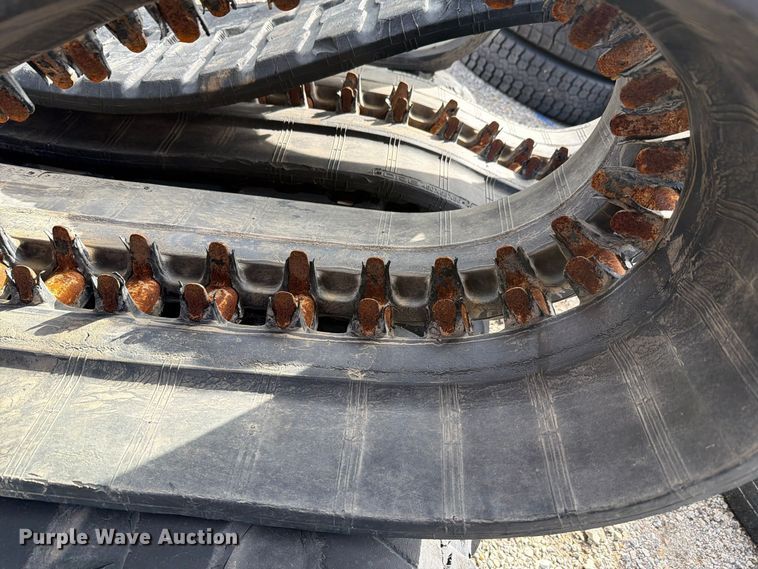 image for item EL1054 (3) rubber tracks