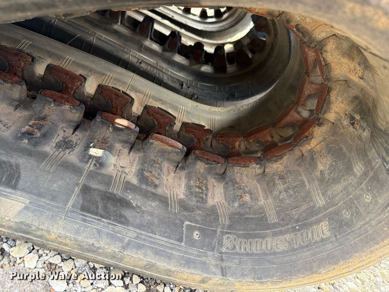 image for item EL1054 (3) rubber tracks