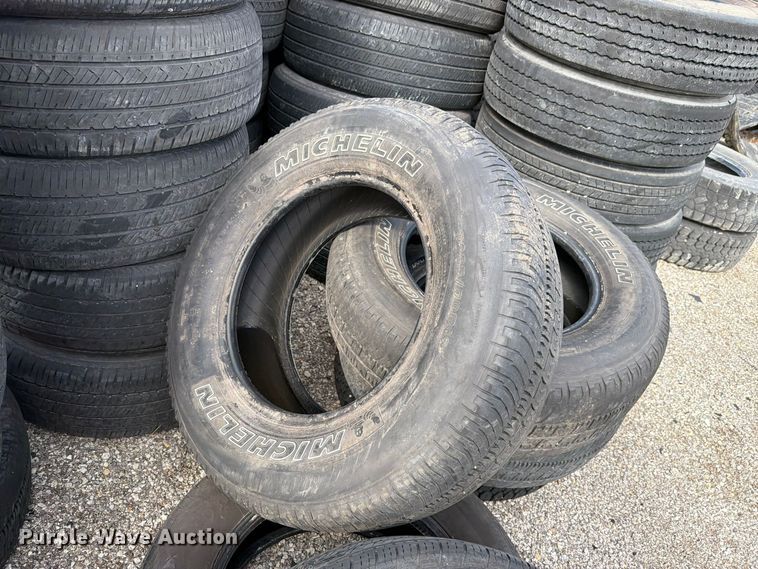 image for item EL1055 Approximately 85 tires