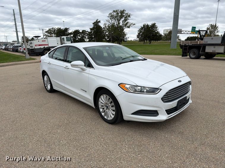 image for item FH6450 2014 Ford Fusion Hybrid SE 