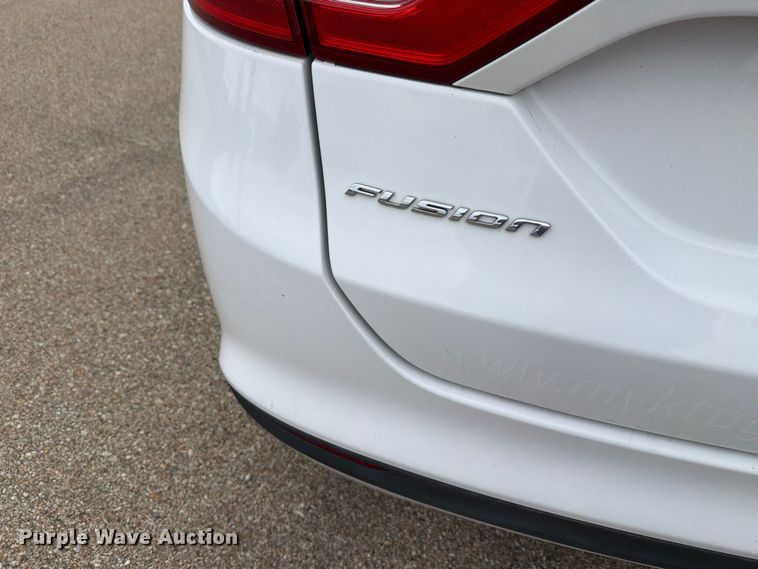 image for item FH6450 2014 Ford Fusion Hybrid SE 
