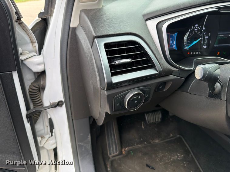 image for item FH6450 2014 Ford Fusion Hybrid SE 