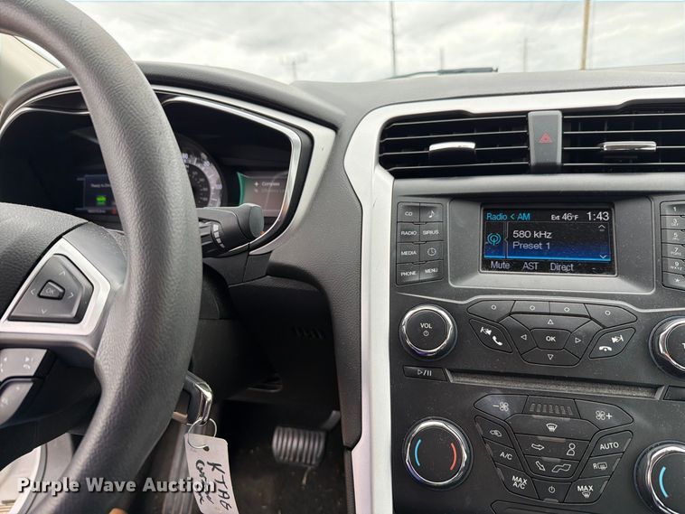 image for item FH6450 2014 Ford Fusion Hybrid SE 
