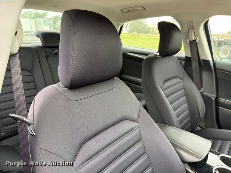image for item FH6450 2014 Ford Fusion Hybrid SE 