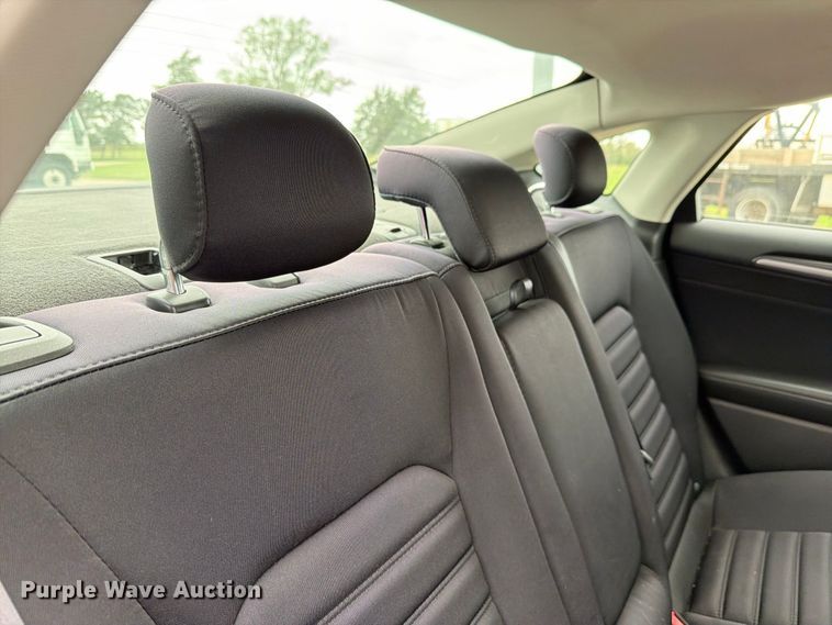 image for item FH6450 2014 Ford Fusion Hybrid SE 