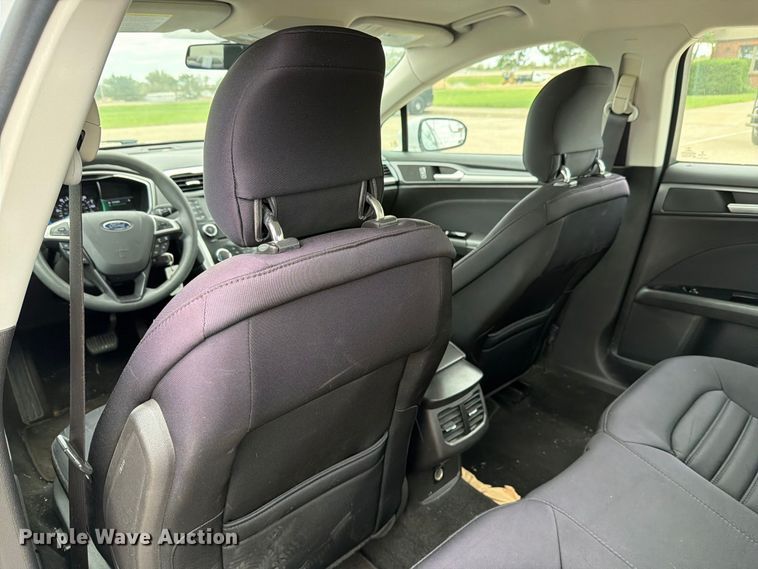 image for item FH6450 2014 Ford Fusion Hybrid SE 