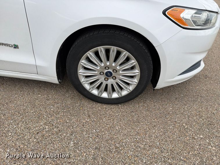 image for item FH6450 2014 Ford Fusion Hybrid SE 