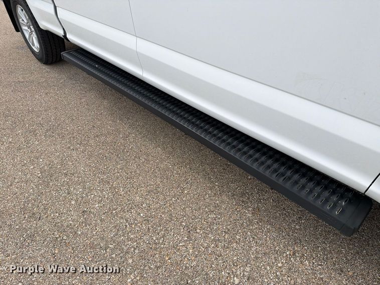 image for item FH6453 2020 Ford F150 XLT Crew Cab pickup truck