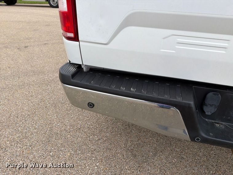 image for item FH6453 2020 Ford F150 XLT Crew Cab pickup truck