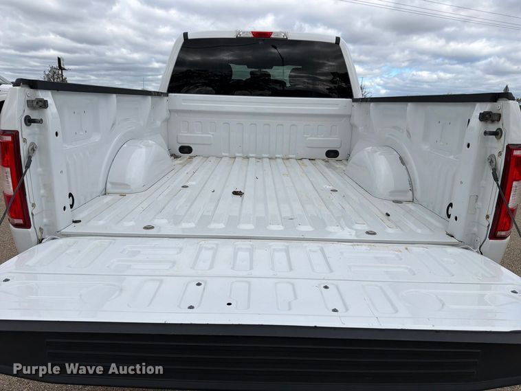 image for item FH6453 2020 Ford F150 XLT Crew Cab pickup truck