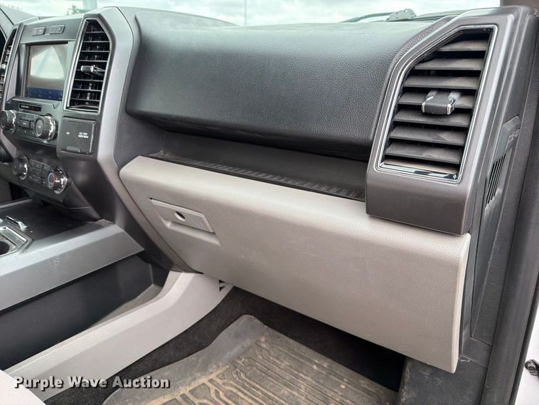 image for item FH6453 2020 Ford F150 XLT Crew Cab pickup truck