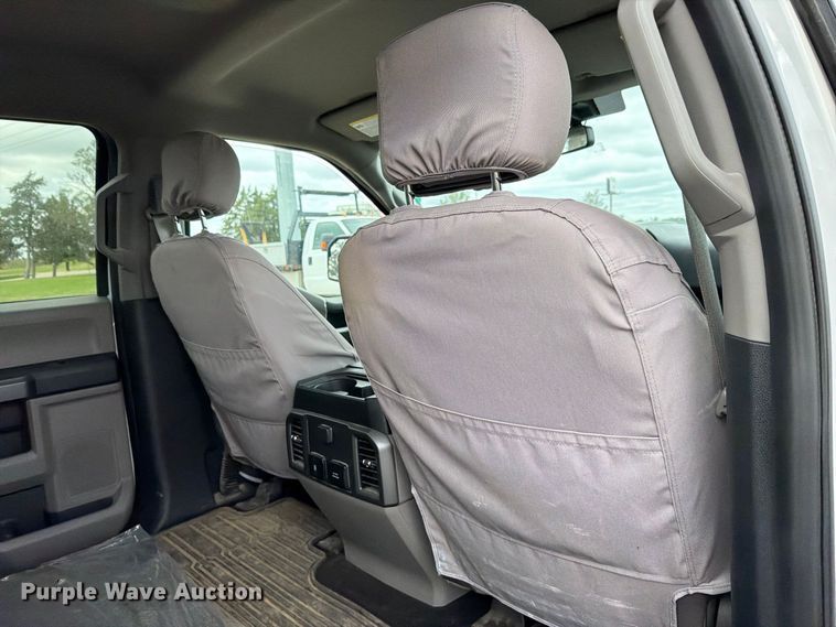 image for item FH6453 2020 Ford F150 XLT Crew Cab pickup truck