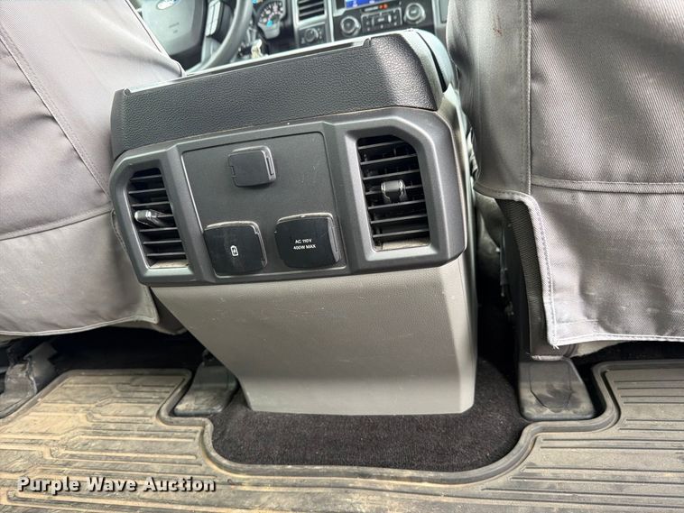 image for item FH6453 2020 Ford F150 XLT Crew Cab pickup truck
