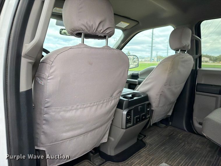 image for item FH6453 2020 Ford F150 XLT Crew Cab pickup truck