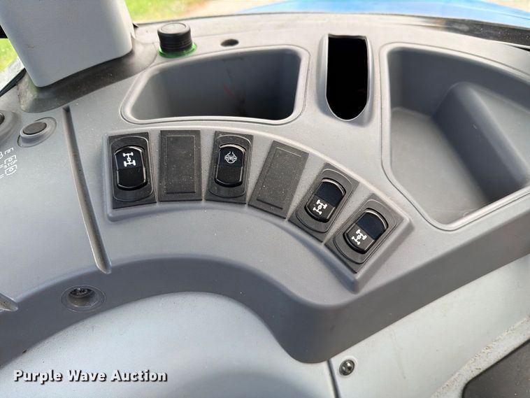 image for item FH6471 2020 New Holland TS6.110 MFWD tractor