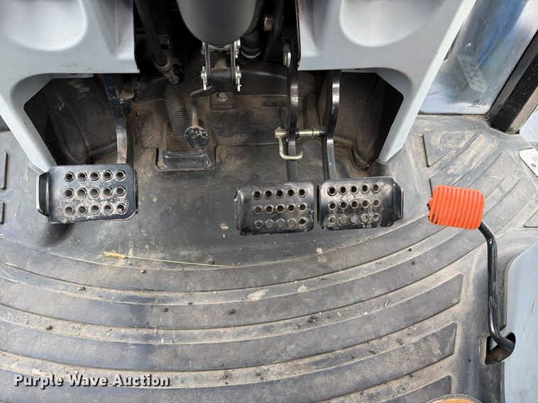 image for item FH6471 2020 New Holland TS6.110 MFWD tractor