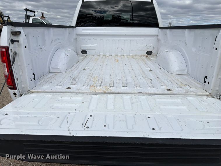 image for item FH6472 2020 Ford F150 XLT Crew Cab pickup truck
