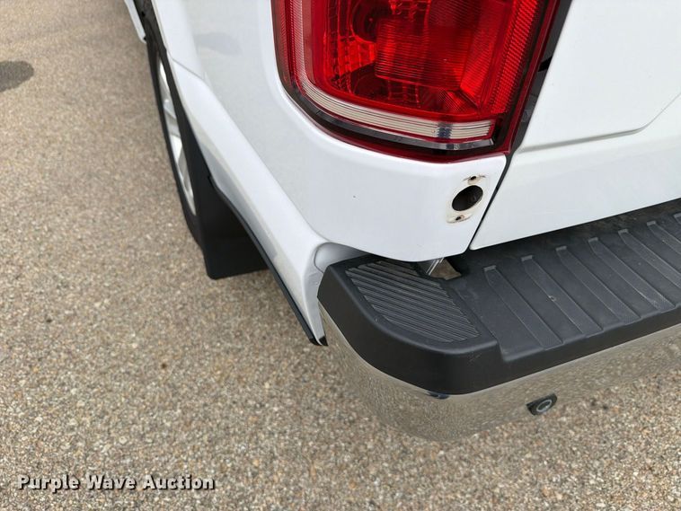 image for item FH6472 2020 Ford F150 XLT Crew Cab pickup truck