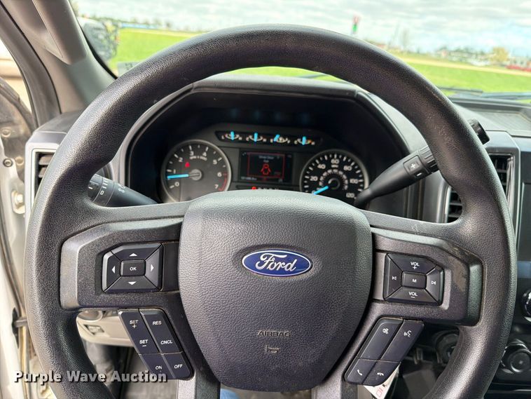 image for item FH6472 2020 Ford F150 XLT Crew Cab pickup truck