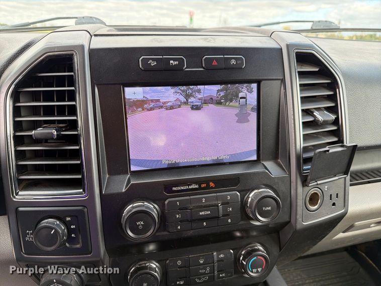 image for item FH6472 2020 Ford F150 XLT Crew Cab pickup truck