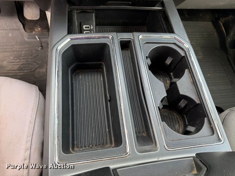 image for item FH6472 2020 Ford F150 XLT Crew Cab pickup truck