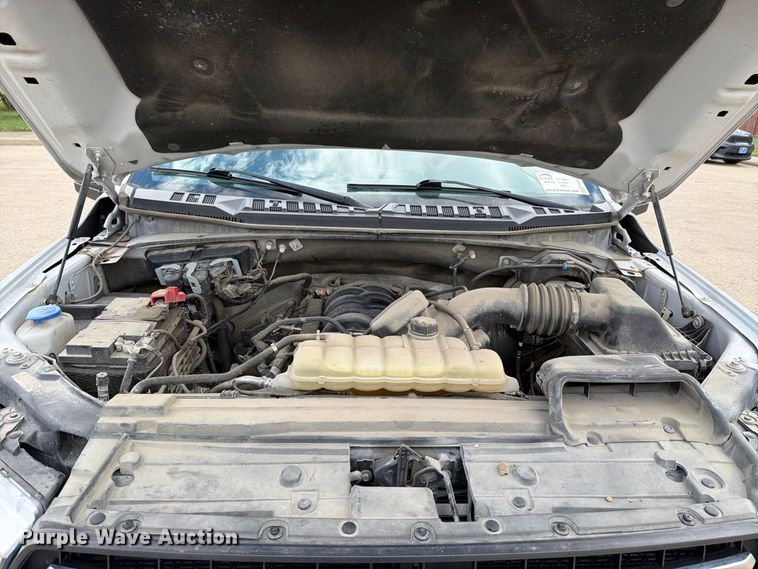 image for item FH6472 2020 Ford F150 XLT Crew Cab pickup truck