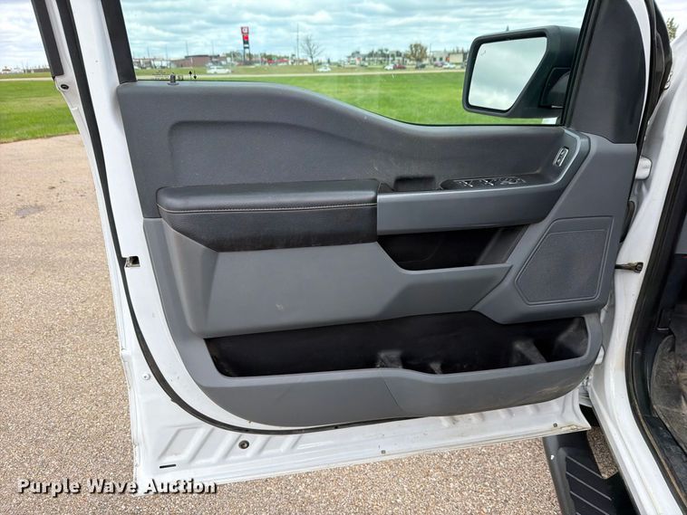 image for item FH6473 2022 Ford F150 XLT Crew Cab pickup truck